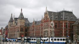 Het Centraal Station en de Koninklijke Wachtkamer