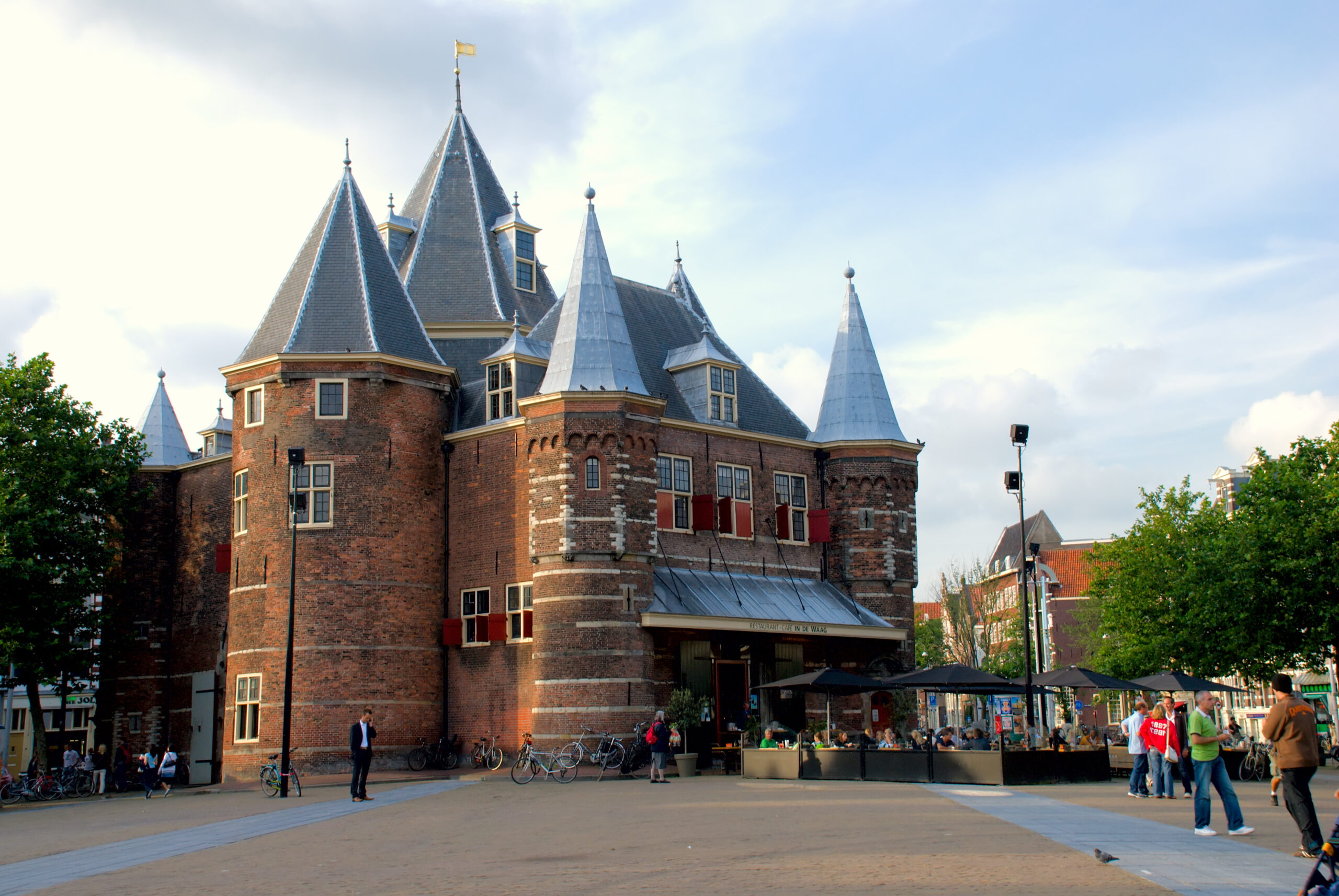 De Sint Antoniespoort / De Waag — Nieuwmarkt 4
