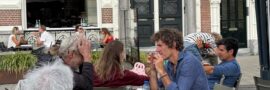 Terras van De IJsbreker aan de Amstel
