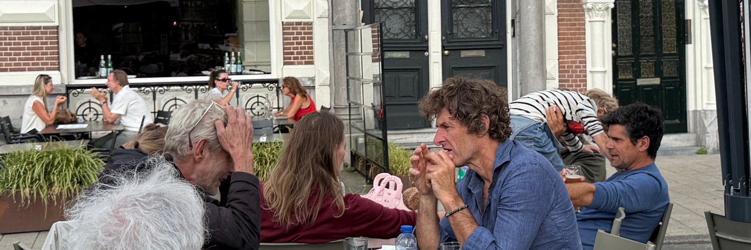 Terras van De IJsbreker aan de Amstel